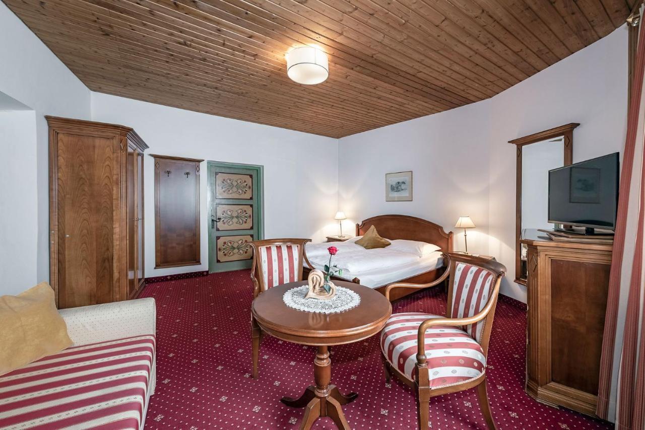 Hotel Weisse Lilie - B&B Rio di Pusteria Exterior photo