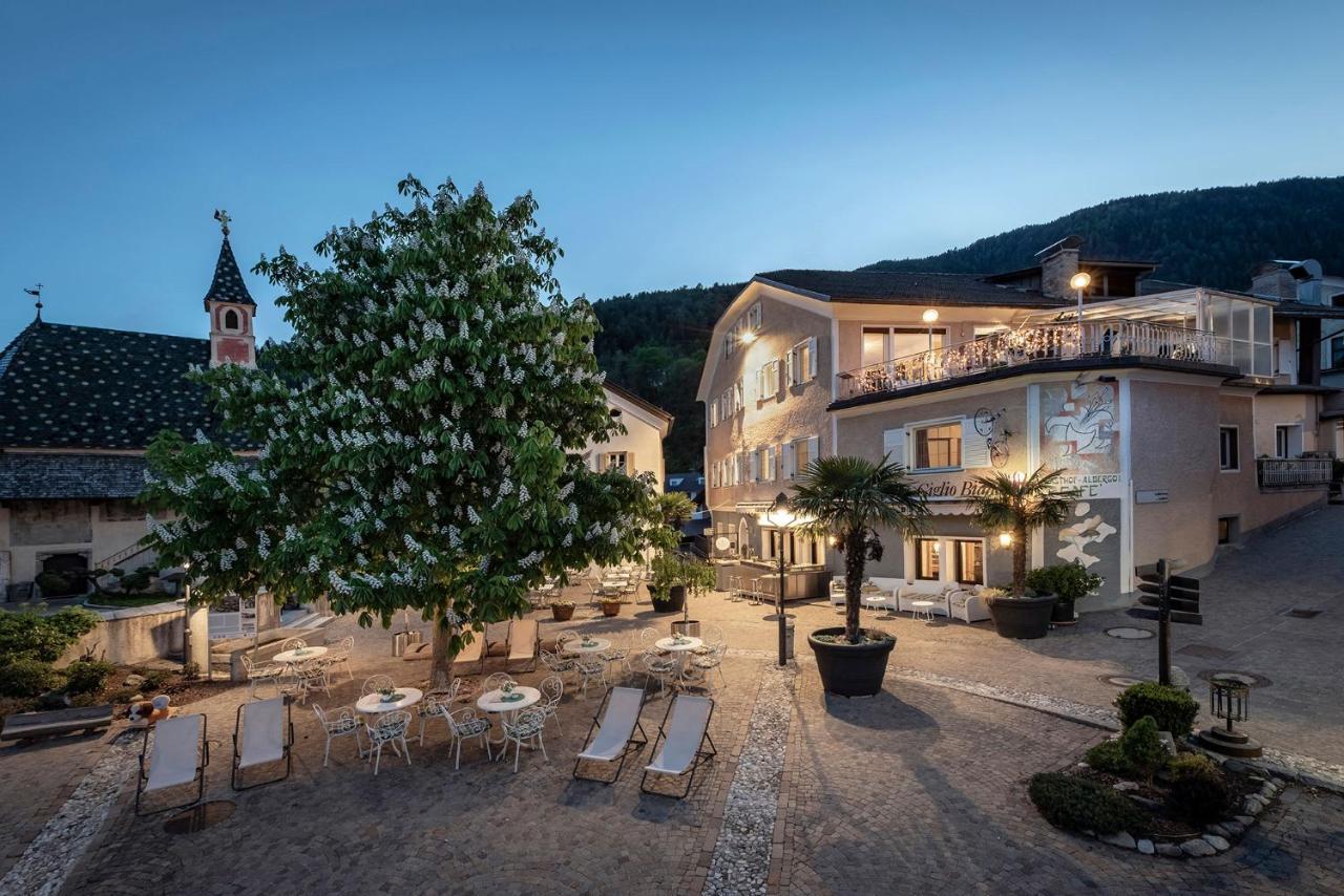 Hotel Weisse Lilie - B&B Rio di Pusteria Exterior photo